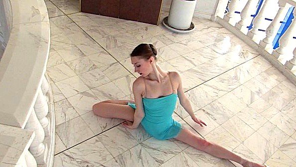 Порно ролик: daniella rose