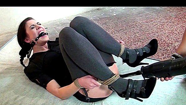 Порно ролик: cumshot