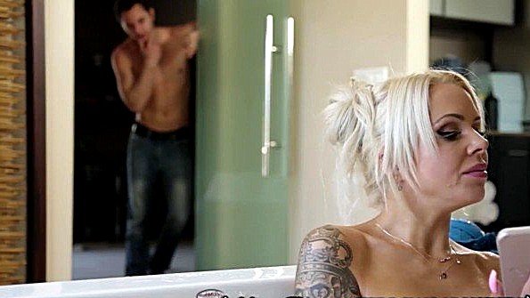 Порно ролик: porno селена гомез